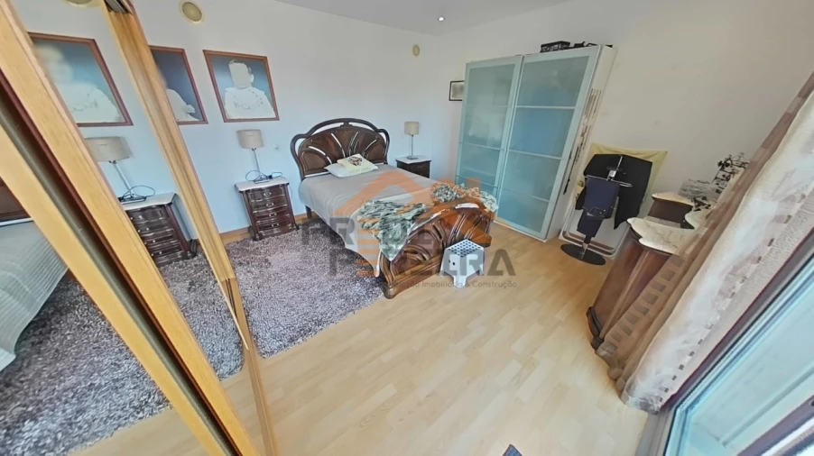 Moradia T4 para Venda em Ramada e Caneças Foto 34