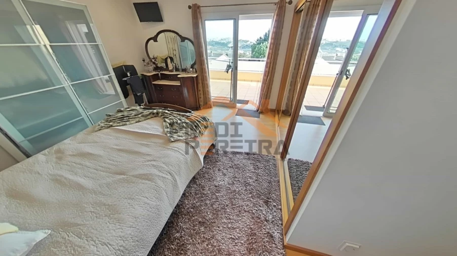 Moradia T4 para Venda em Ramada e Caneças Foto 36