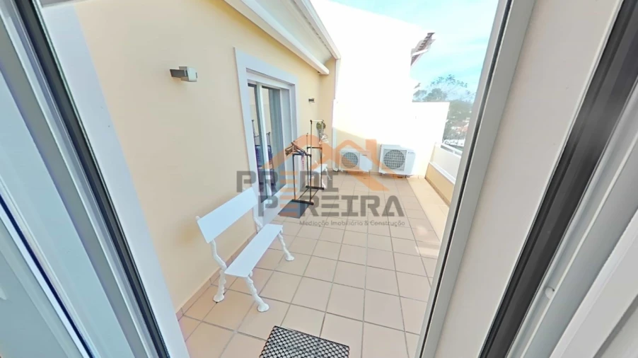 Moradia T4 para Venda em Ramada e Caneças Foto 39