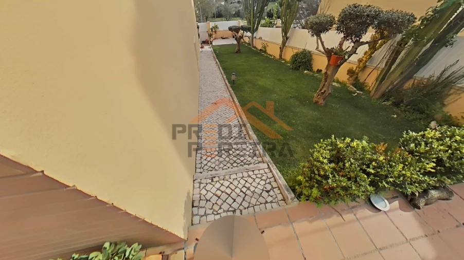 Moradia T4 para Venda em Ramada e Caneças Foto 58