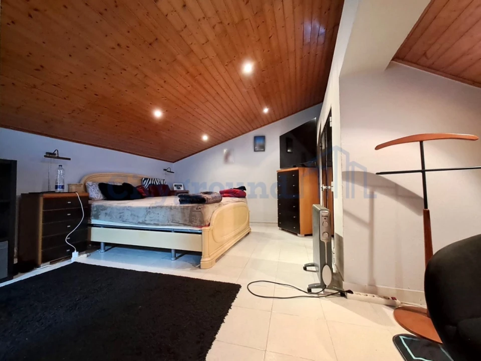 Moradia T4 para Venda em Peral Foto 17