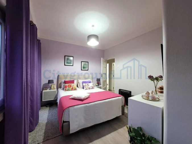 Moradia T4 para Venda em Peral Foto 5