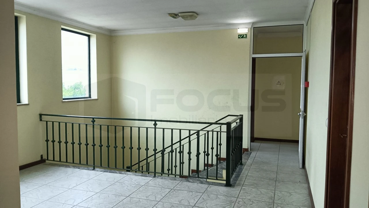 Armazém para Arrendamento em Oiã Foto 8