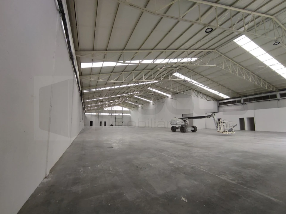 Armazém para Arrendamento em Oiã Foto 6