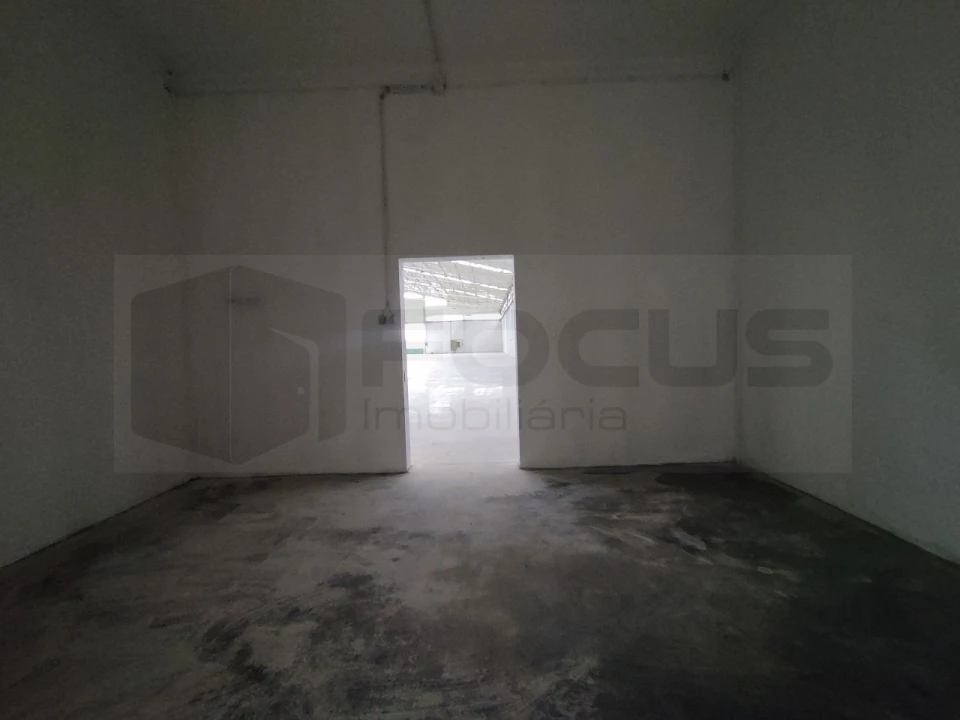 Armazém para Arrendamento em Oiã Foto 14