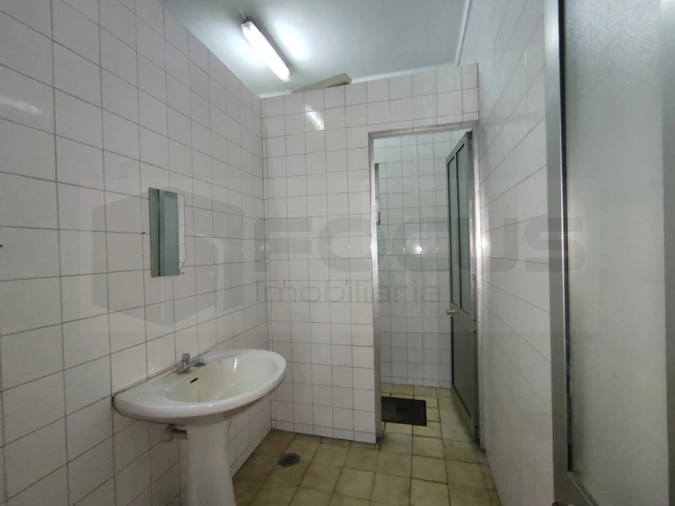 Armazém para Arrendamento em Oiã Foto 18