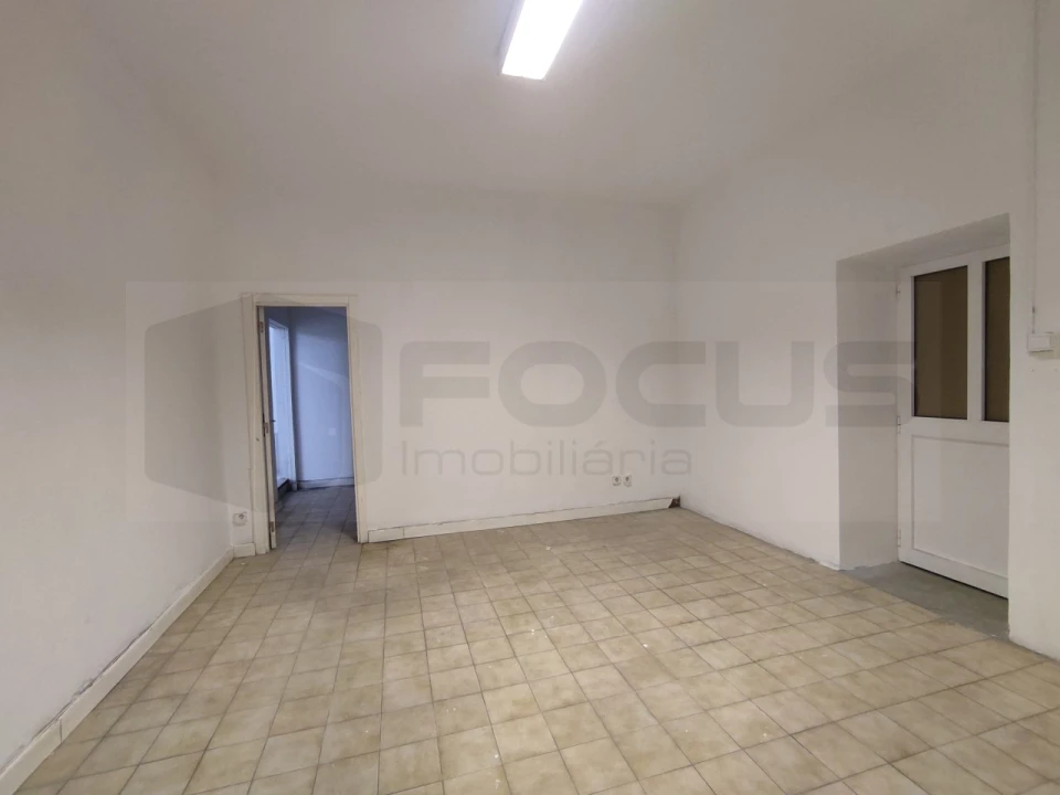 Armazém para Arrendamento em Oiã Foto 23