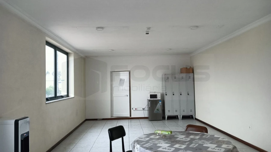 Armazém para Arrendamento em Oiã Foto 4