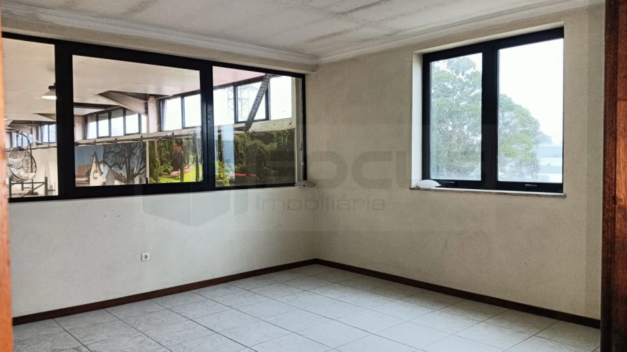 Armazém para Arrendamento em Oiã Foto 10