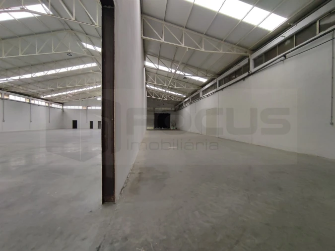 Armazém para Arrendamento em Oiã Foto 13