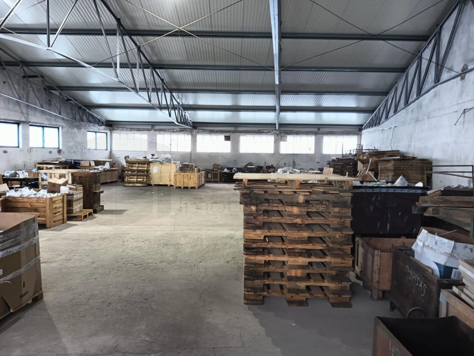 Armazém para Venda em Albergaria-A-Velha e Valmaior Foto 2