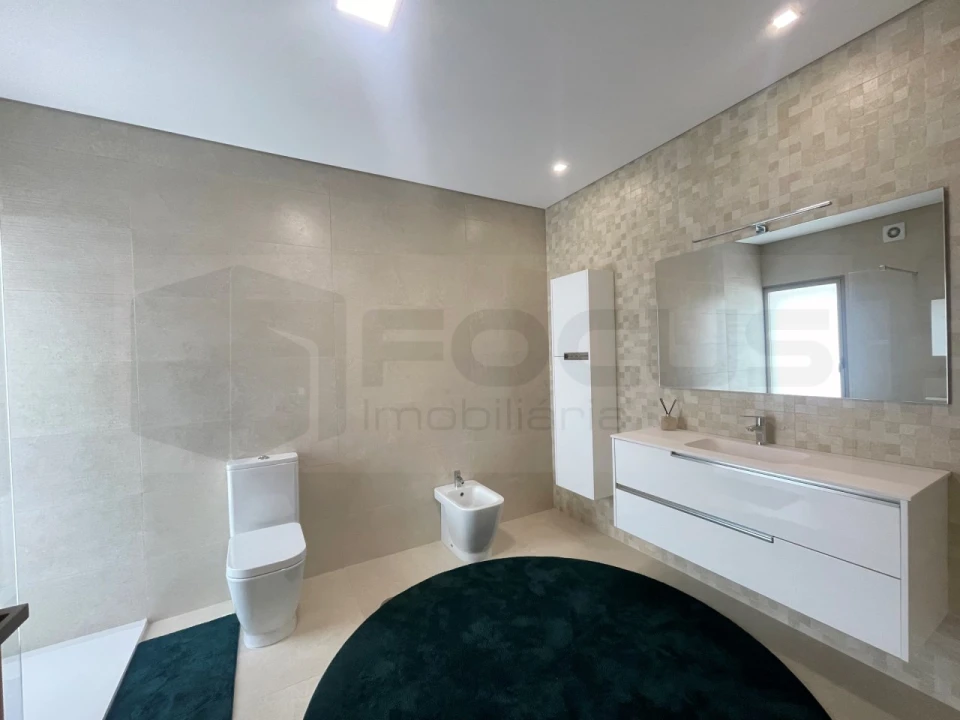 Moradia T3 para Venda em Palhaça Foto 26