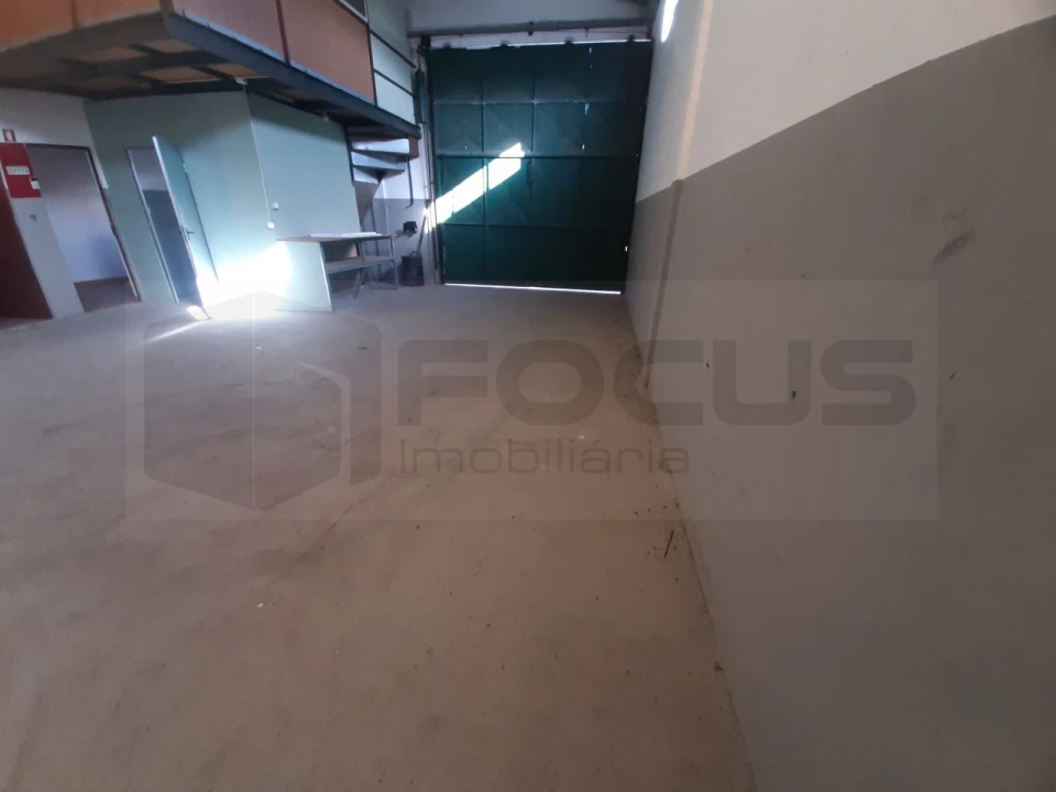 Armazém para Venda em Vagos e Santo António Foto 2
