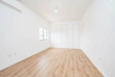 Moradia T4 para Venda em Corroios