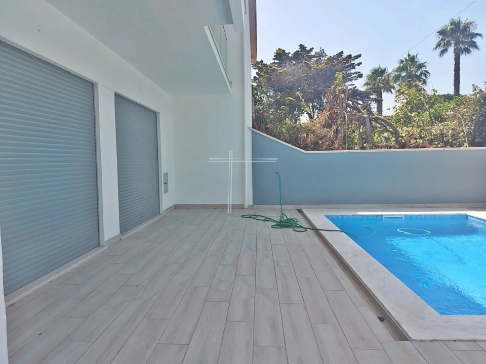 Moradia T5 para Venda em Costa da Caparica Foto 37