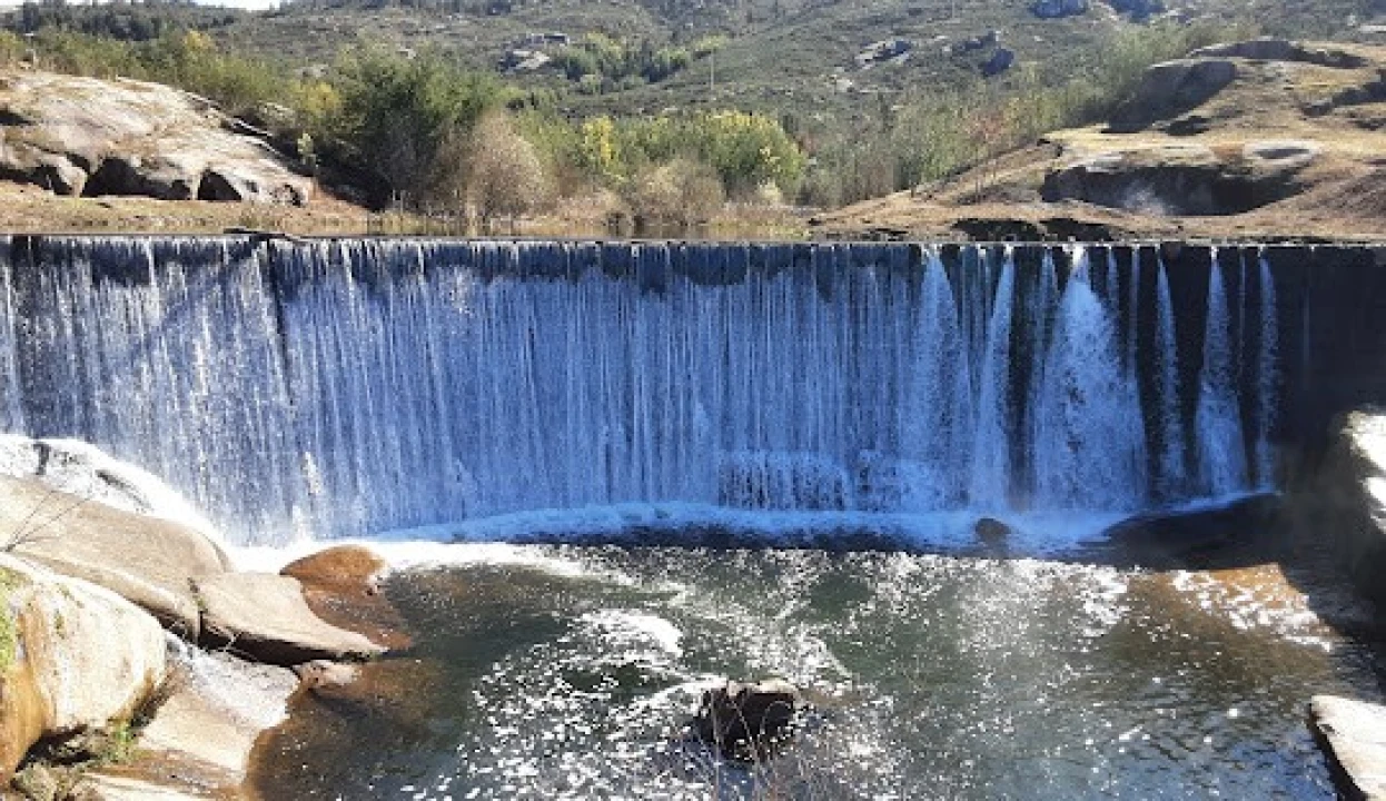 Terreno para Venda em Currelos, Papízios e Sobral Foto 1