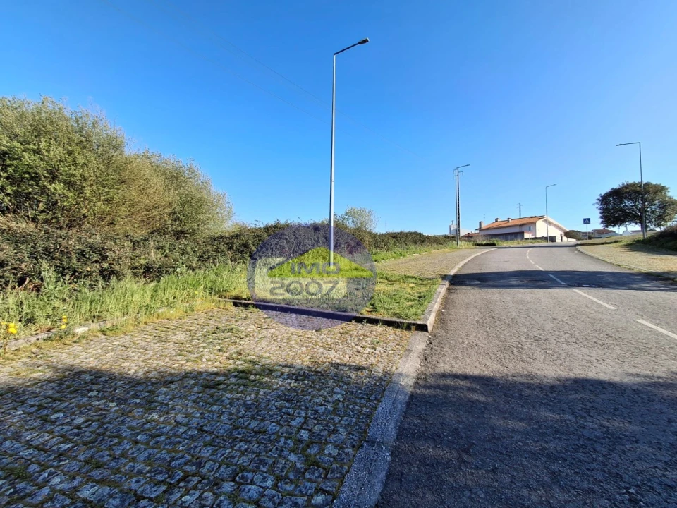 Terreno para Venda em Argoncilhe Foto 2