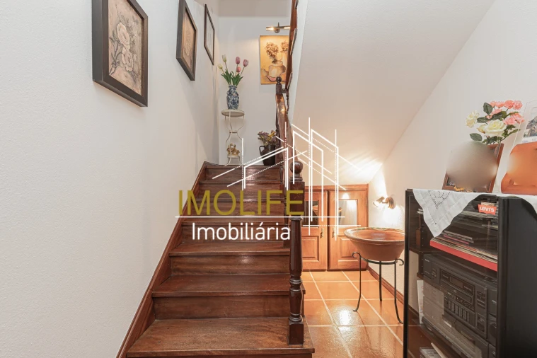 Moradia T6 para Venda em Mora Foto 8