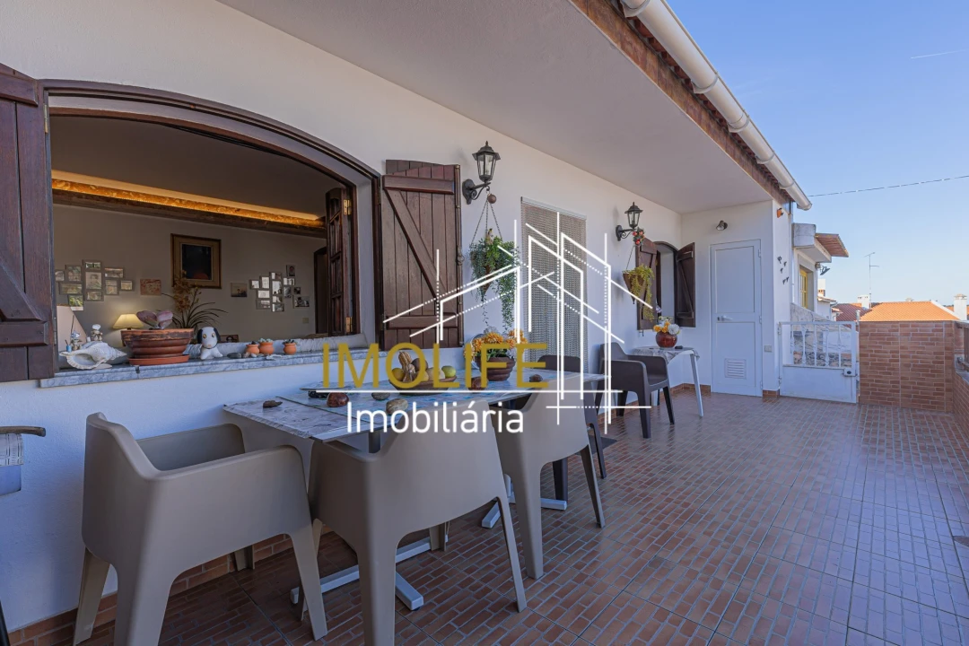 Moradia T6 para Venda em Mora Foto 2