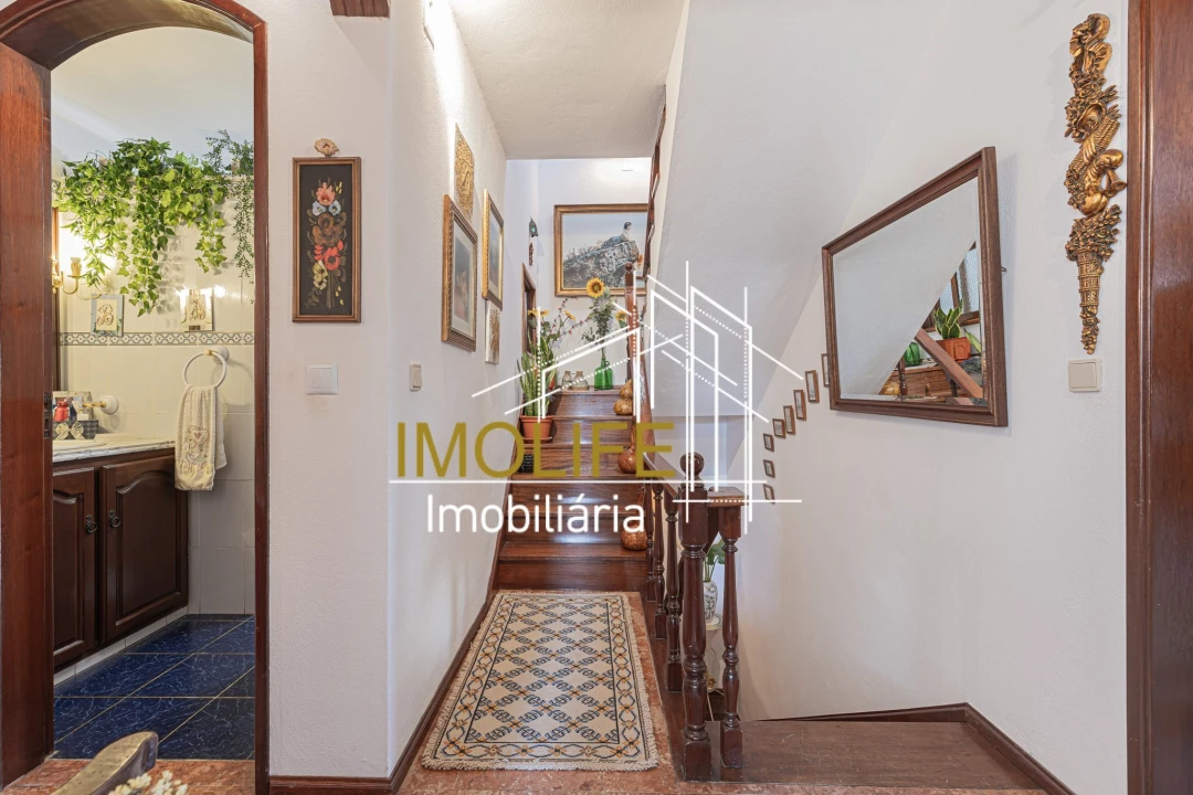 Moradia T6 para Venda em Mora Foto 1