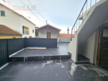 Moradia T3 para Venda em Nossa Senhora do Pópulo, Coto e São Gregório