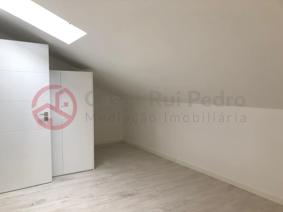 Moradia T3 para Venda em Corroios Foto 28