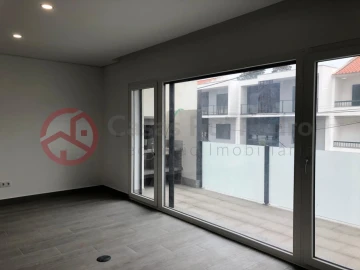 Moradia T3 para Venda em Corroios