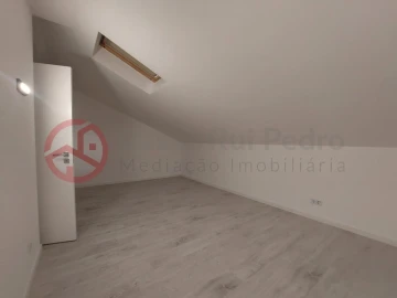 Moradia T3 para Venda em Corroios