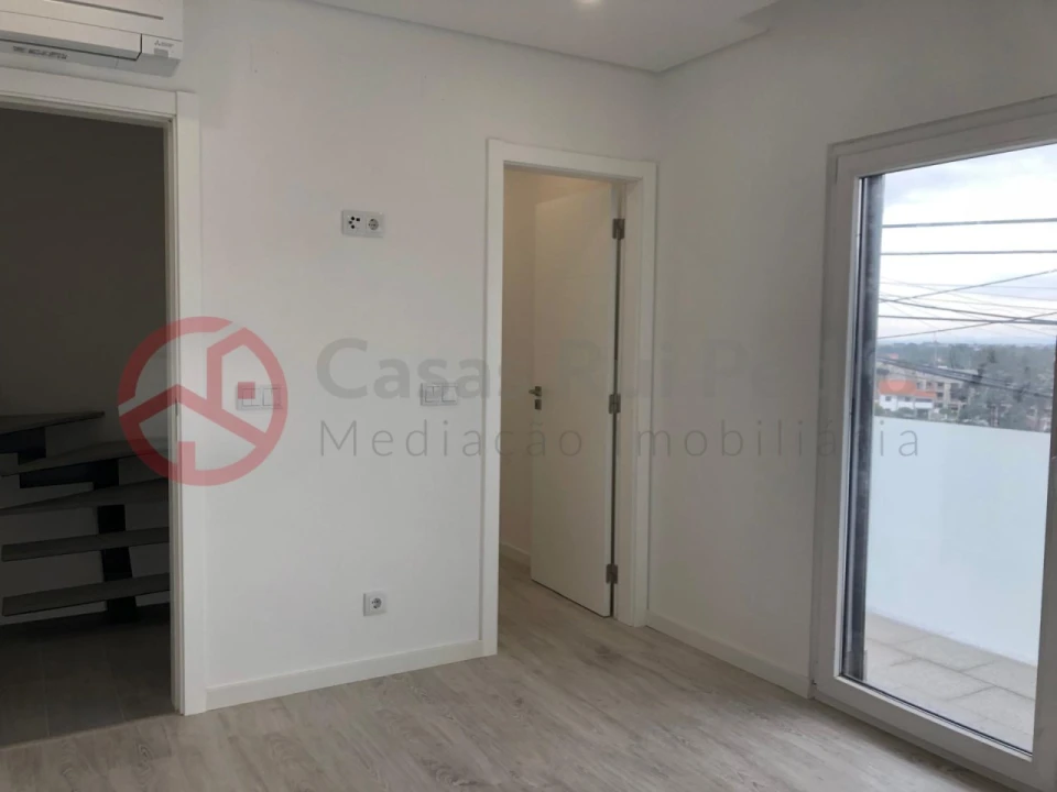Moradia T3 para Venda em Corroios Foto 15