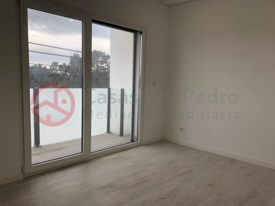 Moradia T3 para Venda em Corroios Foto 17