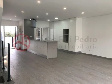 Moradia T3 para Venda em Corroios