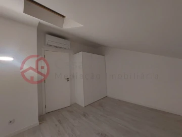 Moradia T3 para Venda em Corroios