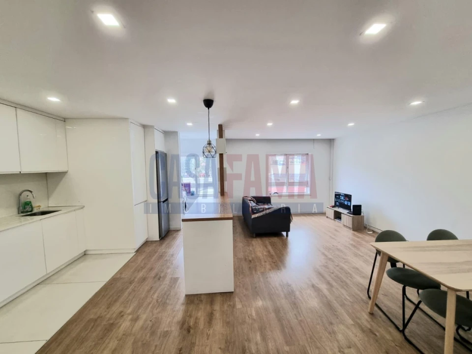 Apartamento T2 para Venda em Antas e Abade de Vermoim Foto 1