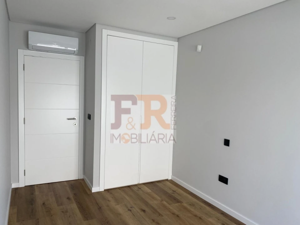 Moradia T3 para Venda em Fernao Ferro Foto 11