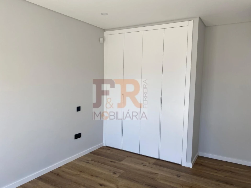 Moradia T3 para Venda em Fernao Ferro Foto 16
