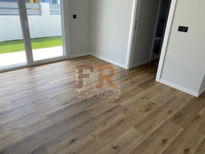 Moradia T3 para Venda em Fernao Ferro Foto 14
