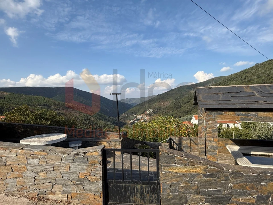 Moradia T2 para Venda em Cerdeira e Moura da Serra Foto 32