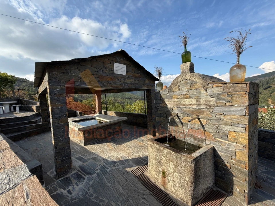 Moradia T2 para Venda em Cerdeira e Moura da Serra Foto 34