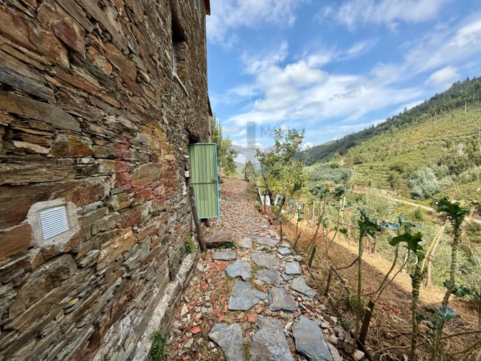 Moradia T2 para Venda em Cerdeira e Moura da Serra Foto 3