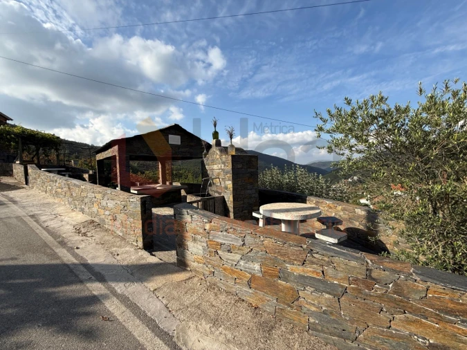 Moradia T2 para Venda em Cerdeira e Moura da Serra Foto 30