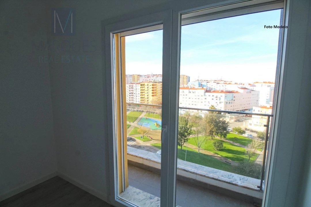 Apartamento T3 para Venda em Corroios Foto 14