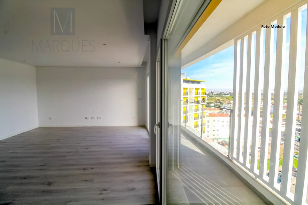 Apartamento T2 para Venda em Corroios Foto 2