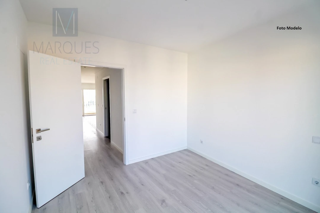 Apartamento T2 para Venda em Corroios Foto 8