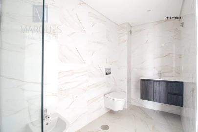 Apartamento T2 para Venda em Corroios