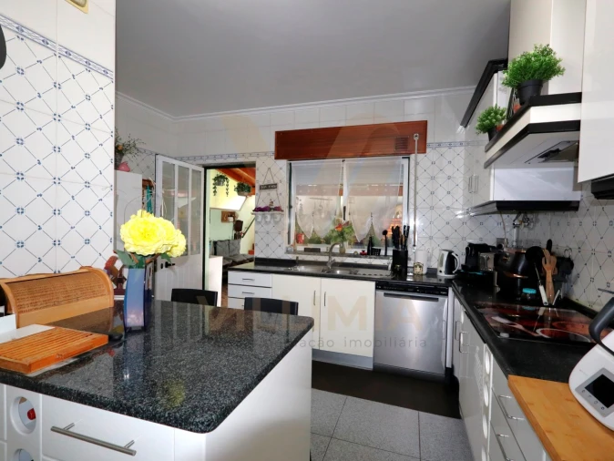 Moradia T3 para Venda em Feitosa Foto 11