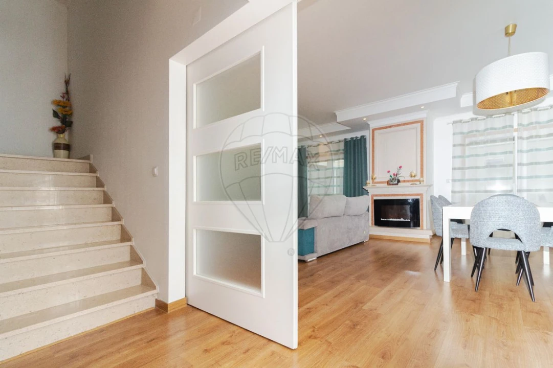 Moradia T4 para Venda em Castanheira do Ribatejo e Cachoeiras Foto 30