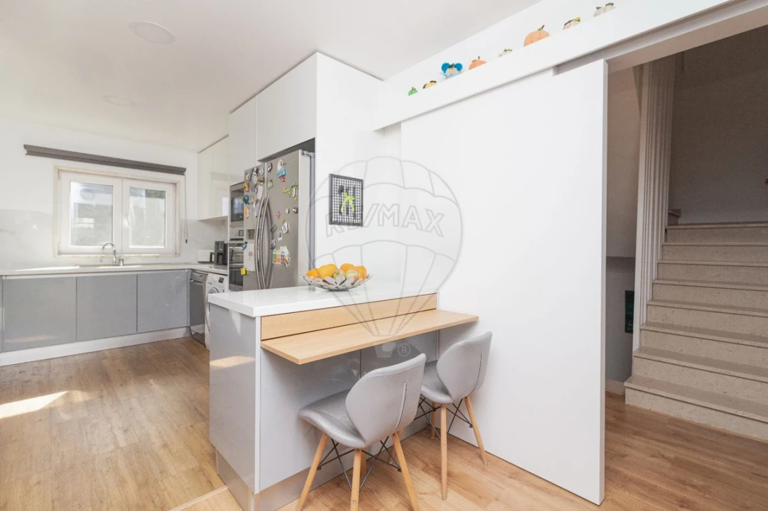 Moradia T4 para Venda em Castanheira do Ribatejo e Cachoeiras Foto 33