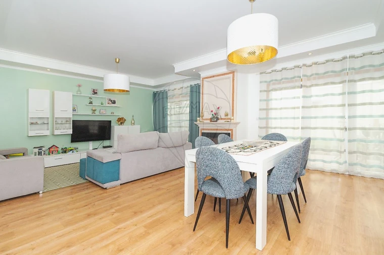 Moradia T4 para Venda em Castanheira do Ribatejo e Cachoeiras Foto 1