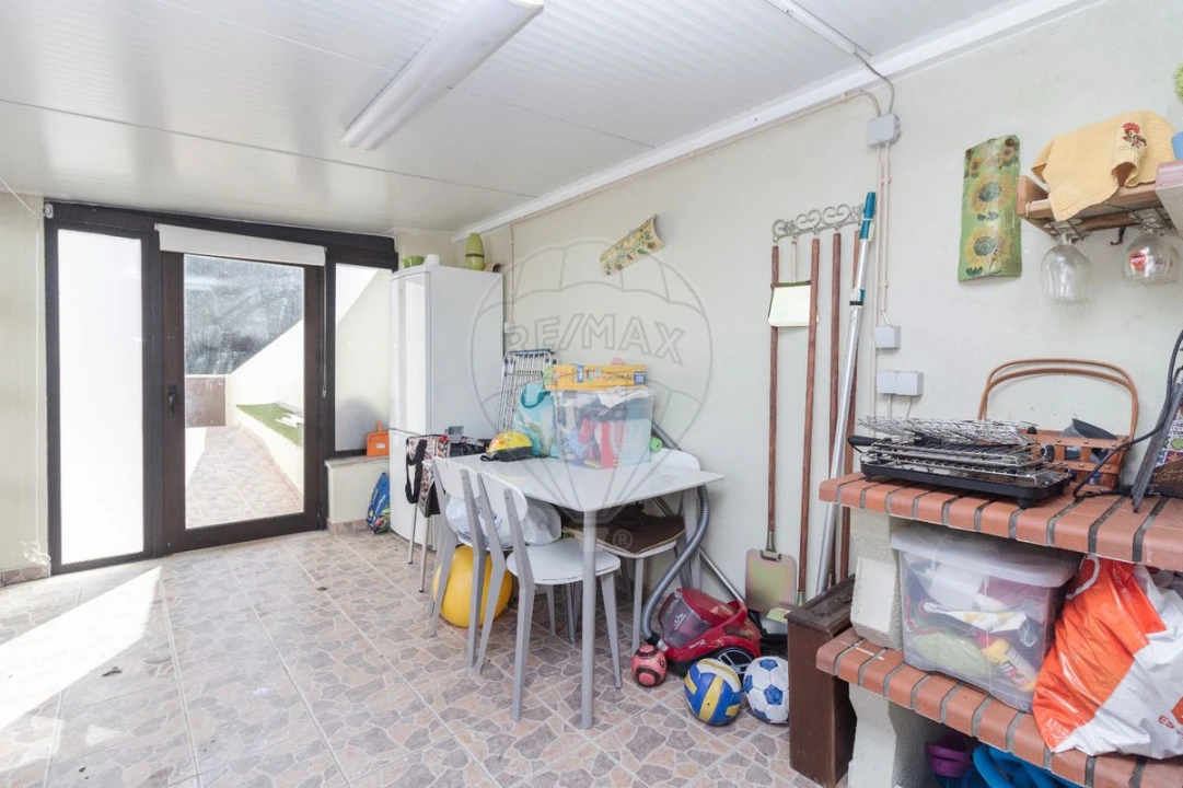 Moradia T4 para Venda em Castanheira do Ribatejo e Cachoeiras Foto 45