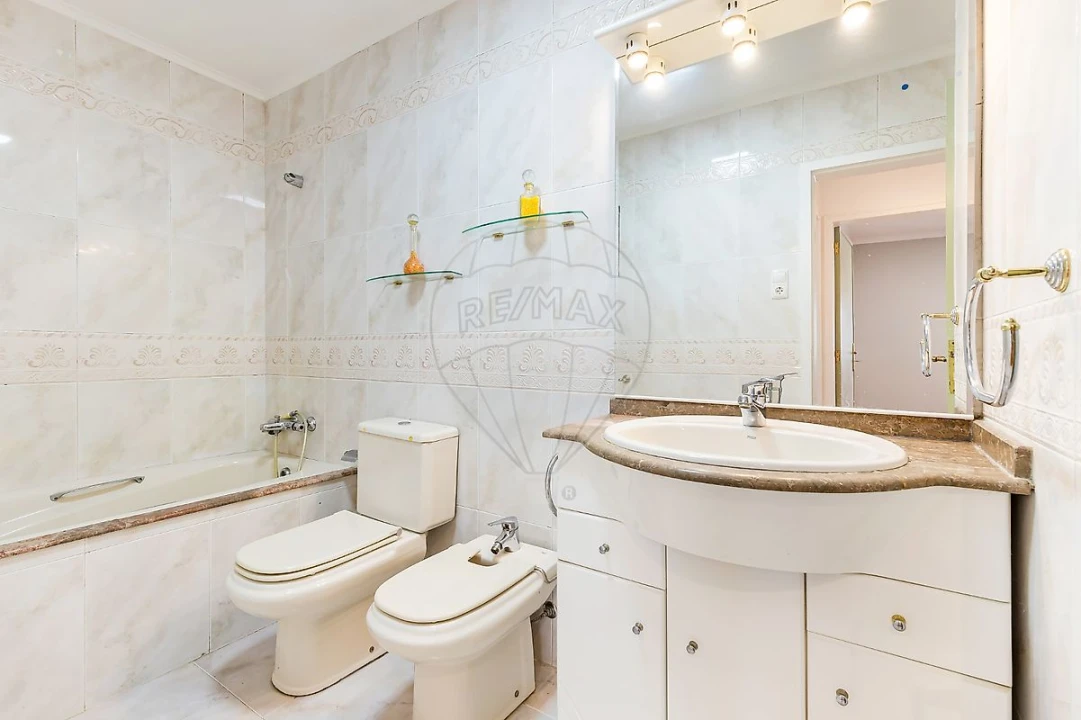 Apartamento T3 para Venda em Olivais Foto 13